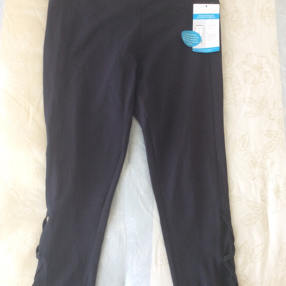 Marika black Capri workout leggings